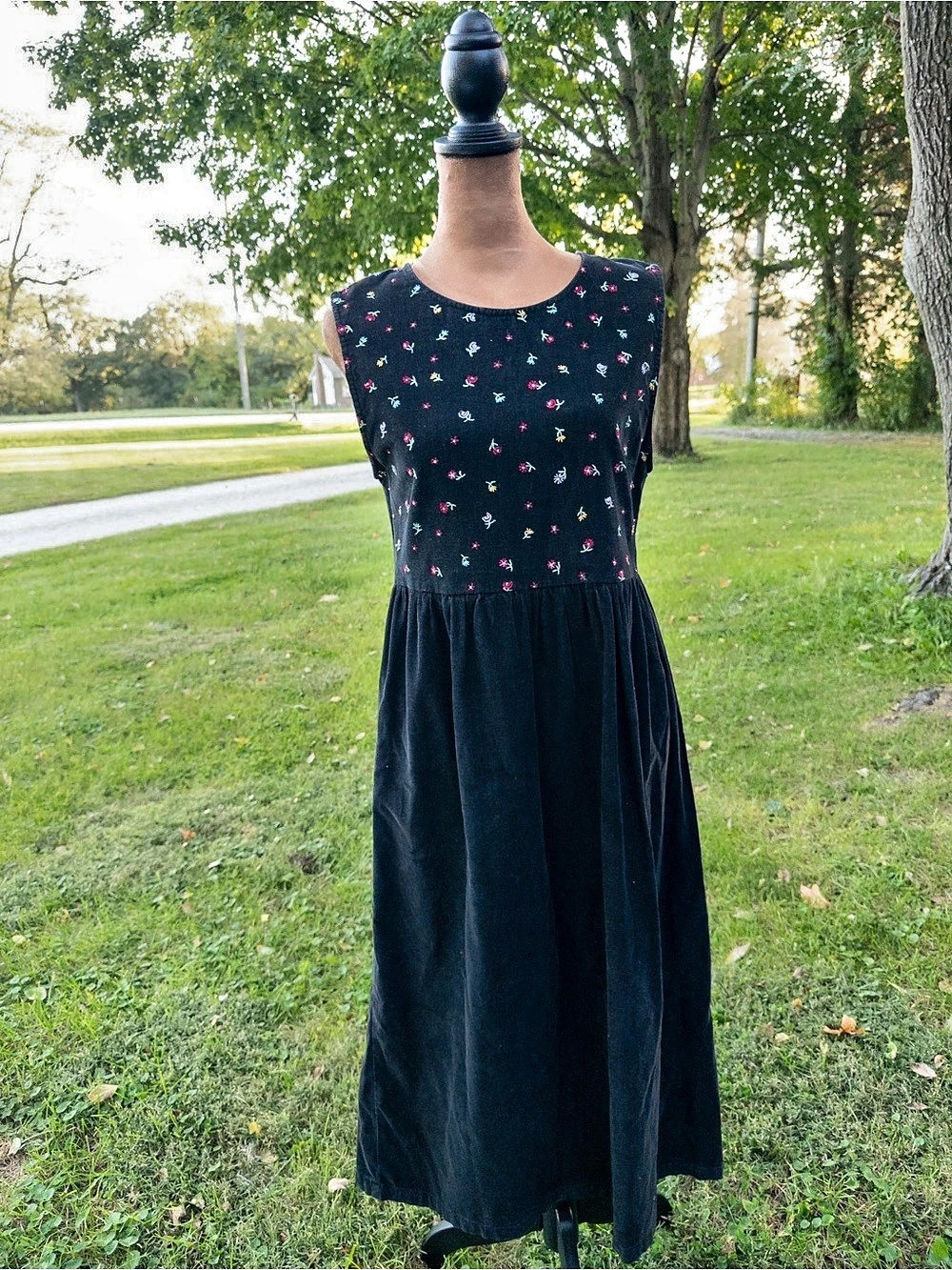 Vintage 90s Black Corduroy Floral Embroidered Jumper Dress Petite 4 Cottagecore